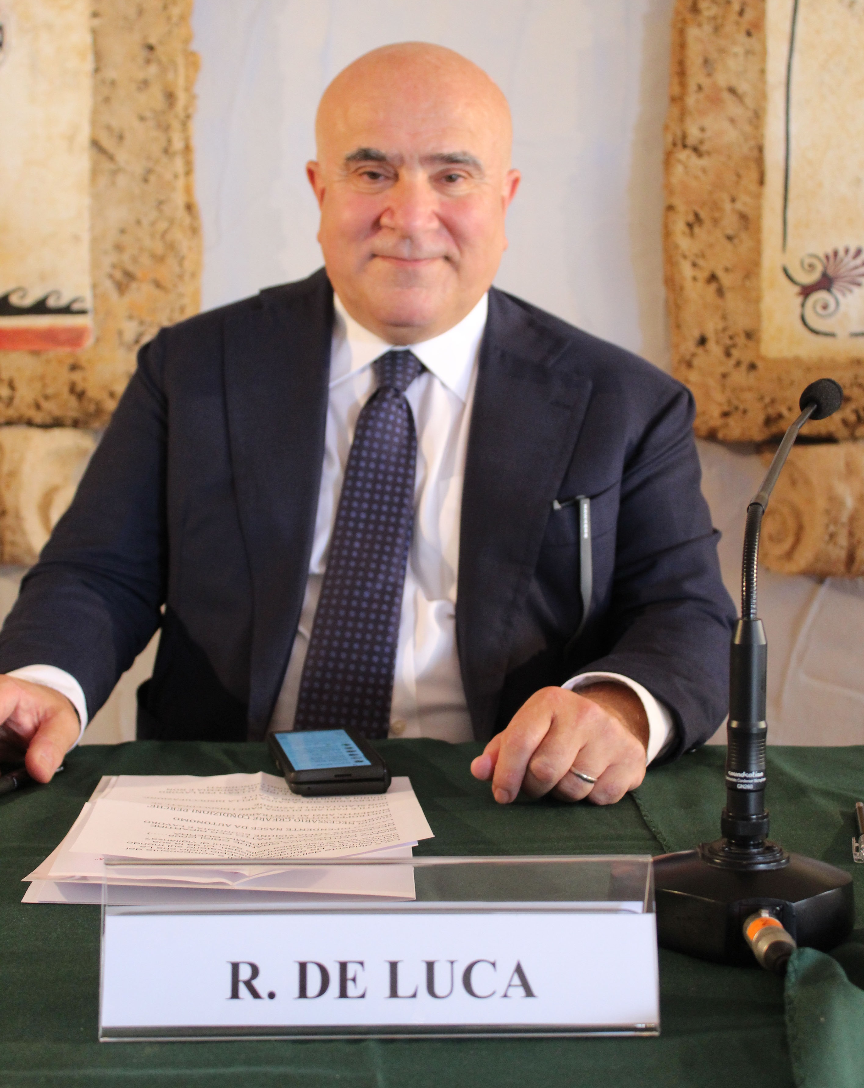 R.De-Luca.JPG
